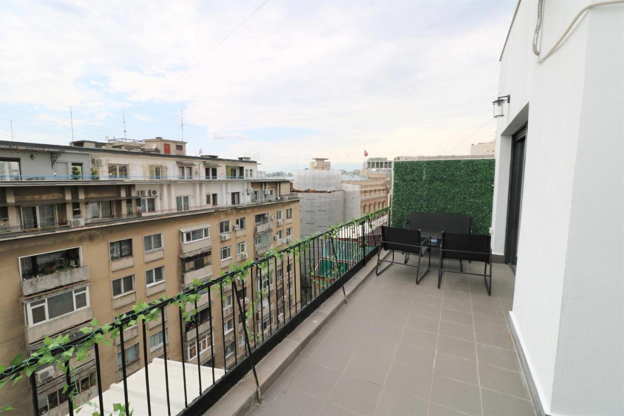 Deluxe Skyline Retreat Studio - Old Town Bukares Bagian luar foto