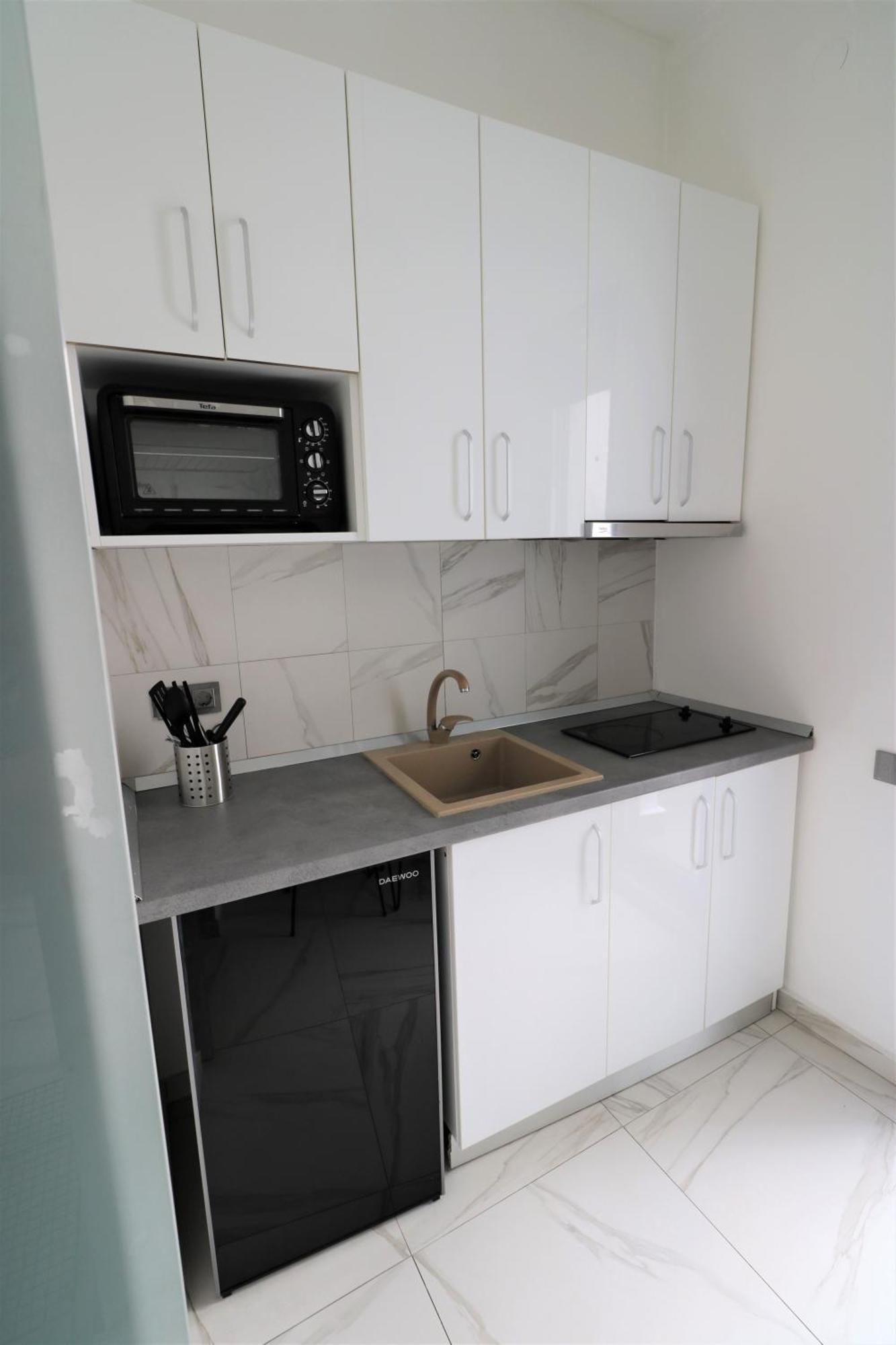 Deluxe Skyline Retreat Studio - Old Town Bukares Bagian luar foto