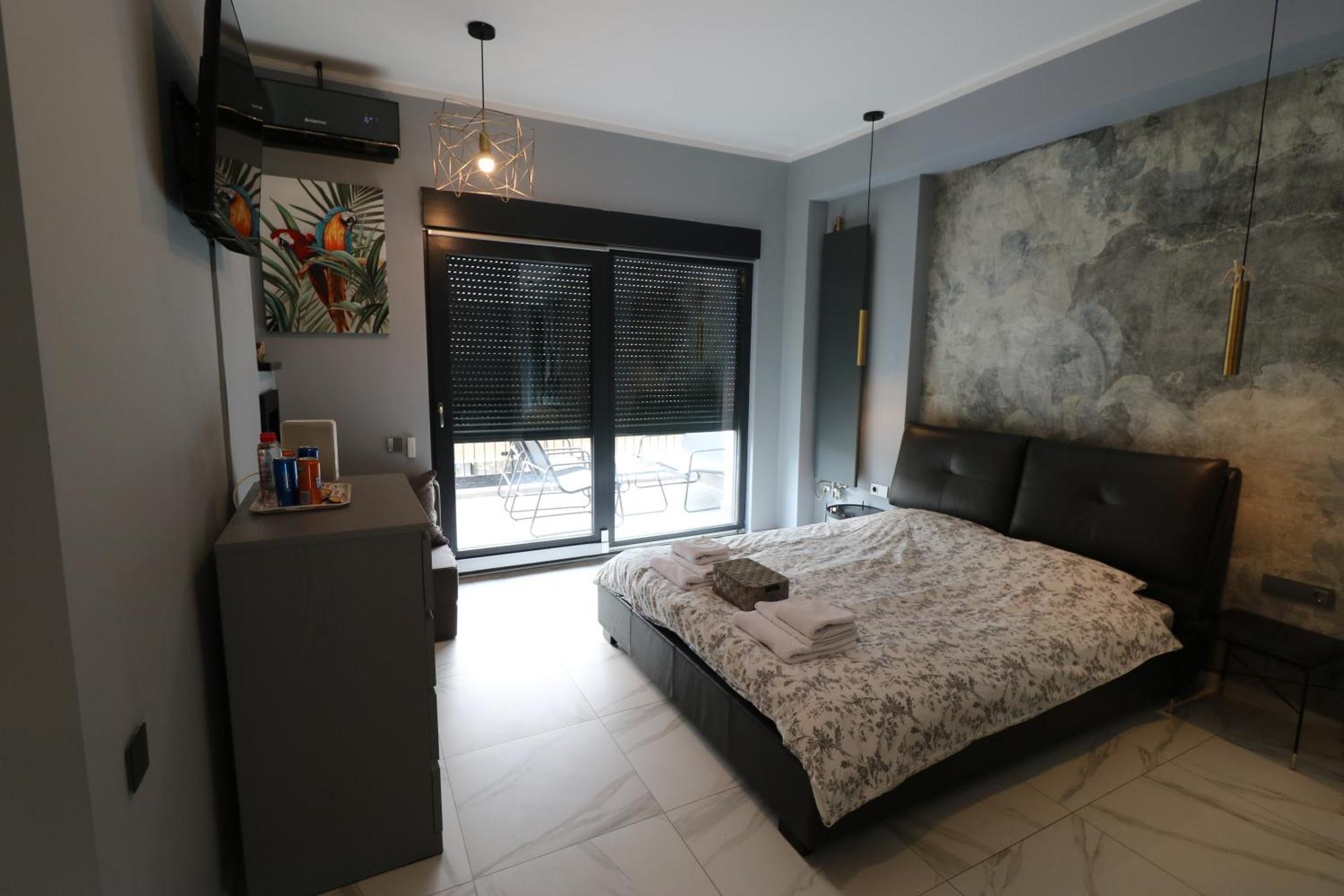 Deluxe Skyline Retreat Studio - Old Town Bukares Bagian luar foto